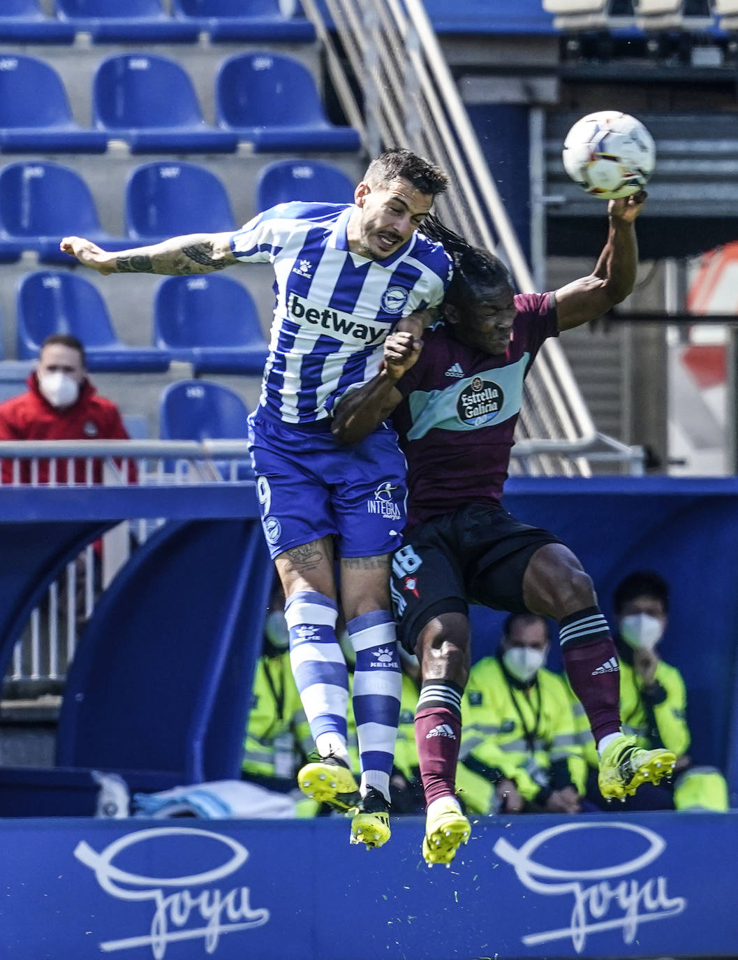 Fotos: Las mejores imágenes del Alavés - Celta de Vigo