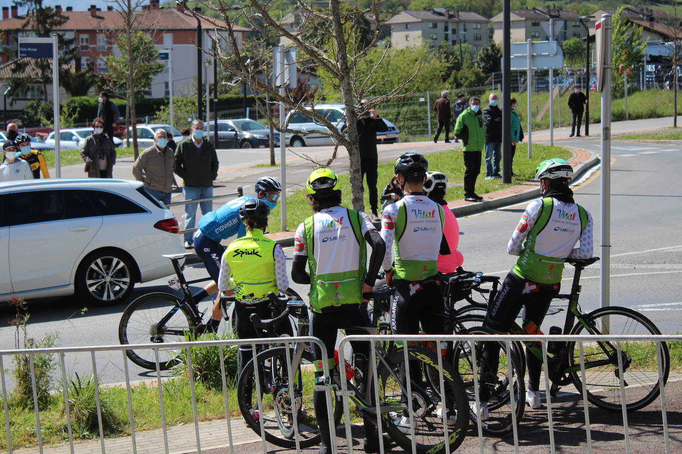 Fotos: Salida de la tercera etapa de la Itzulia desde Amurrio