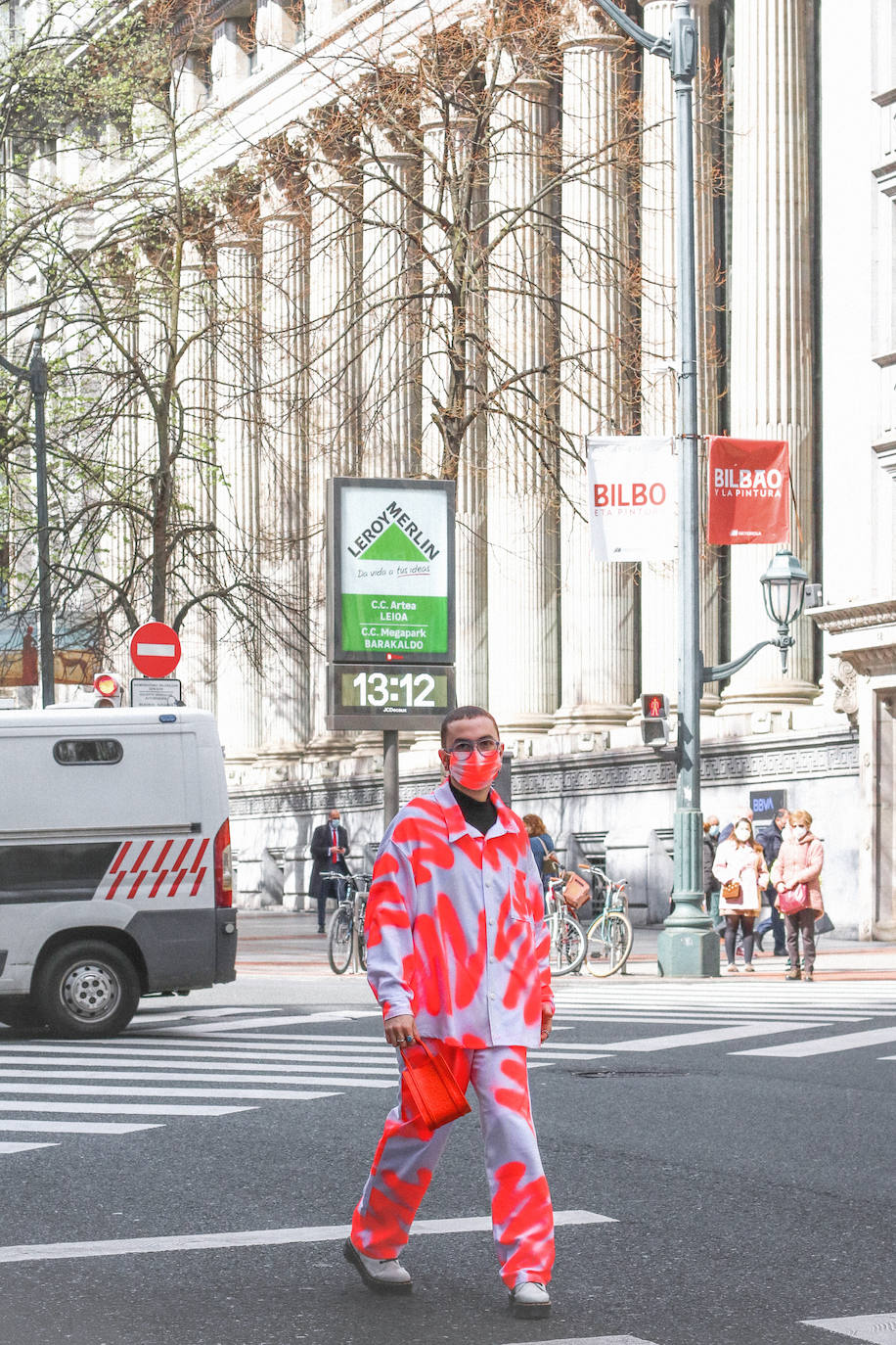 Fotos: Aritz, el rey del &#039;patchwork&#039; que no pasa desapercibido en Bilbao con sus diseños multicolor