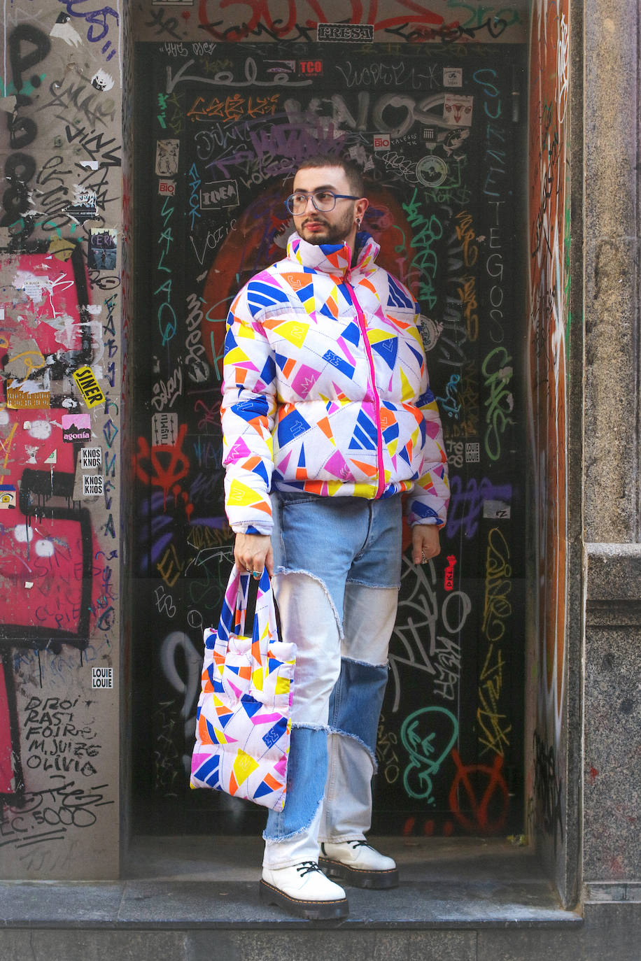 Fotos: Aritz, el rey del &#039;patchwork&#039; que no pasa desapercibido en Bilbao con sus diseños multicolor