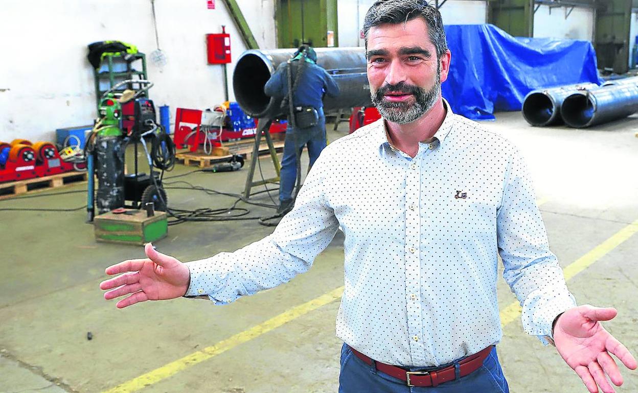 Diego Lahoya, director técnico de Mafelca, en las instalaciones situadas en la carretera de Bilbao. 