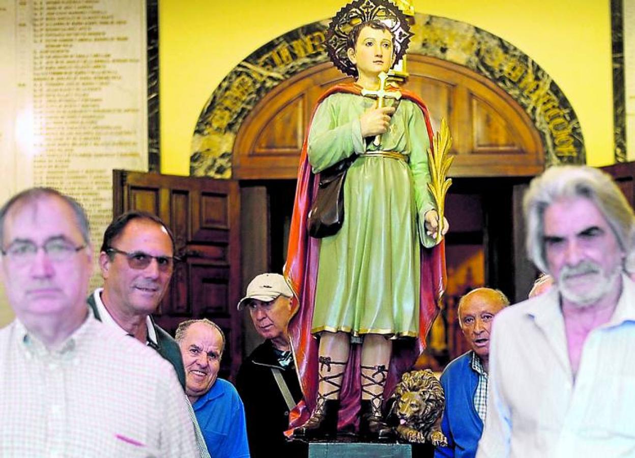 Figura con la imagen de San Mamés.