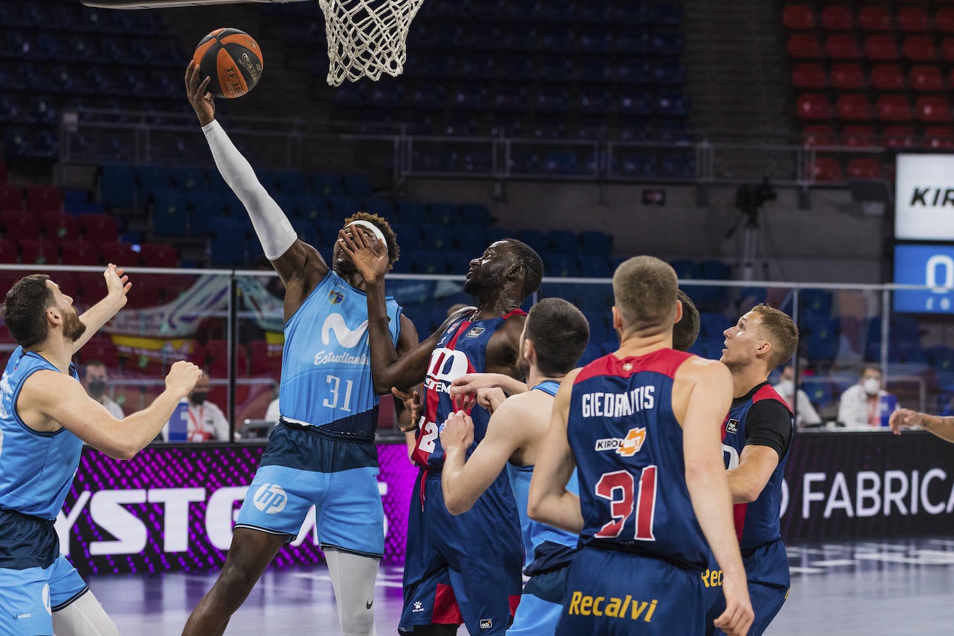 Fotos: Las mejores fotos del Baskonia - Estudiantes