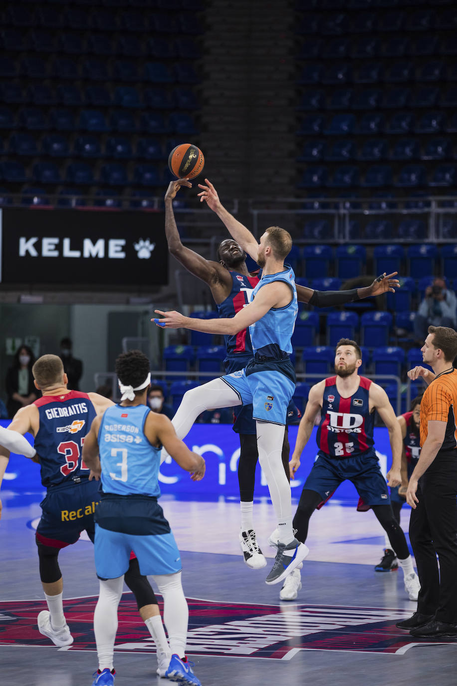 Fotos: Las mejores fotos del Baskonia - Estudiantes