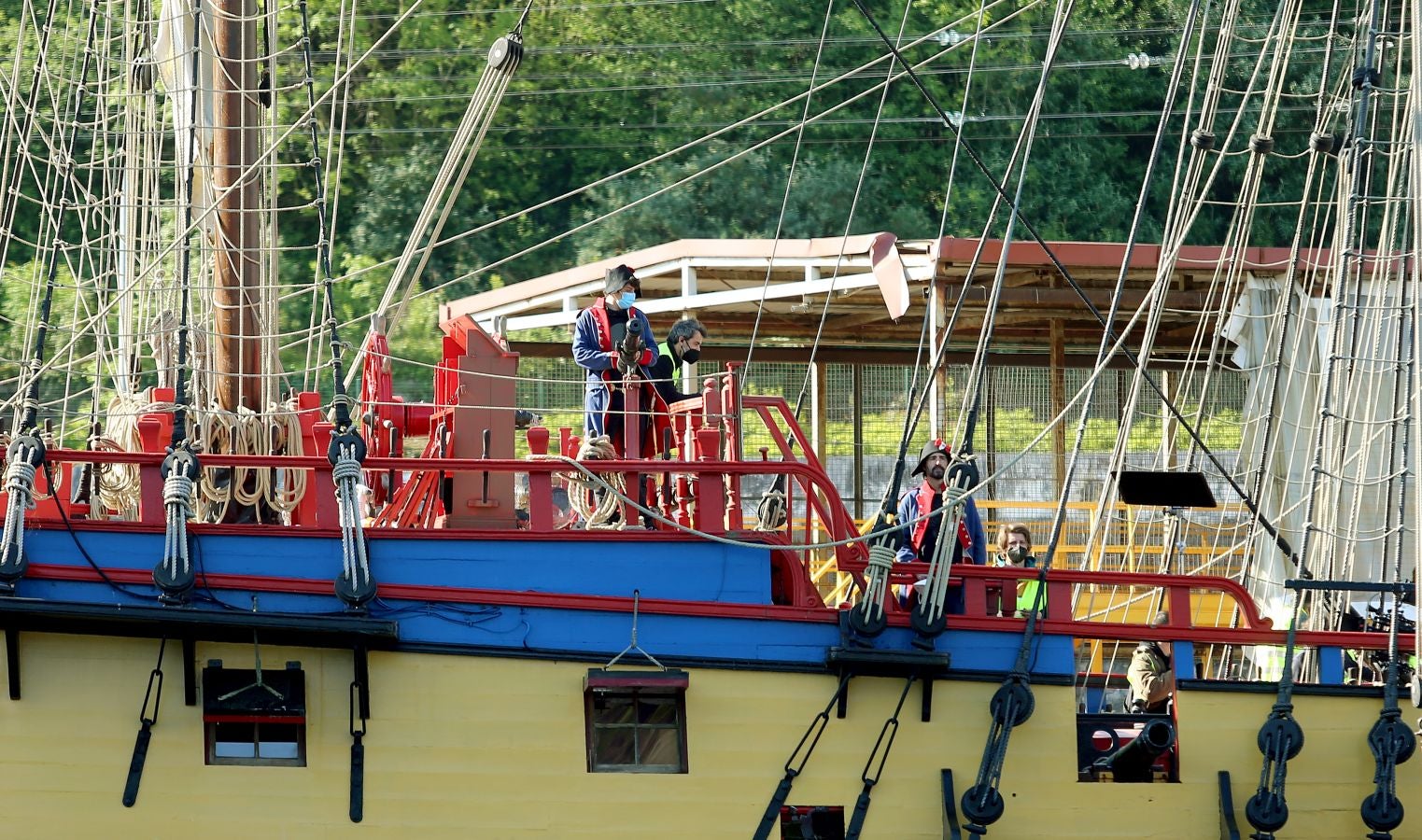 Fotos: Amenábar libra una batalla naval en Pasaia