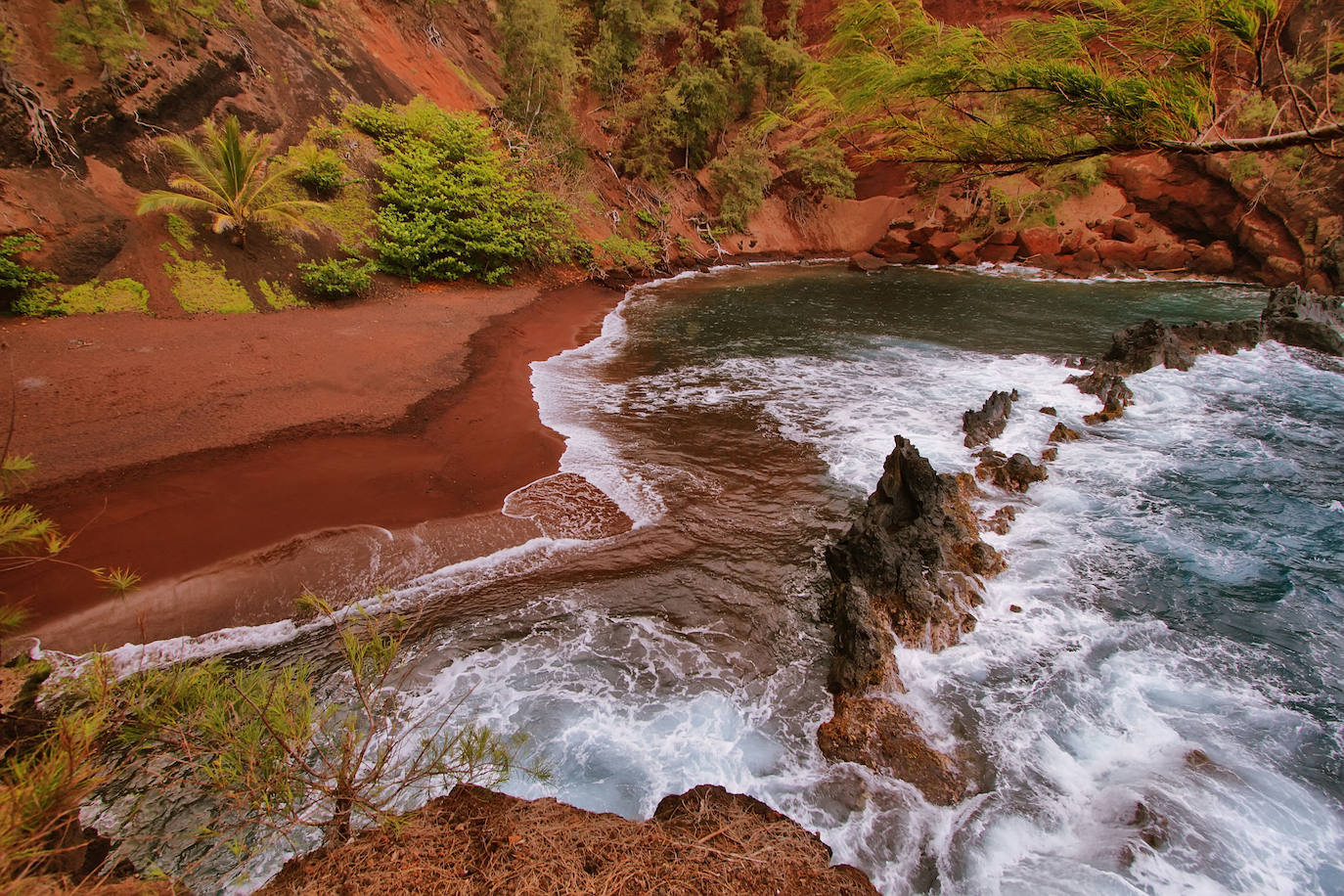 Red Sand Beach (Hawai)