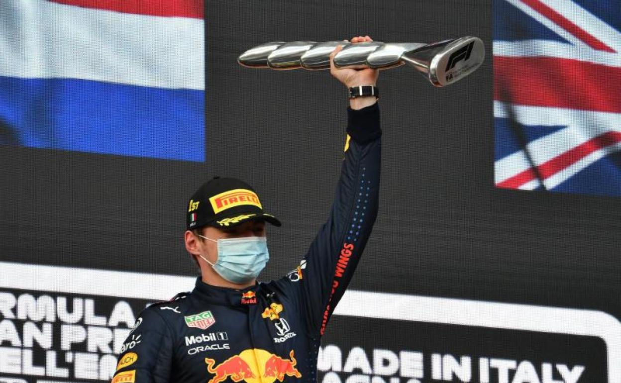 Verstappen celebrando la victoria