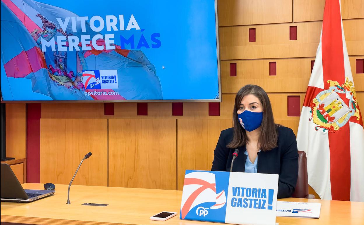 La portavoz del PP en el Ayuntamiento de Vitoria, Leticia Comerón. 