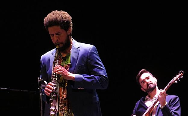 Al saxo soprano en la tercera, 'Juramento' de Miguel Matamoros. ÓSCAR ESTEBAN