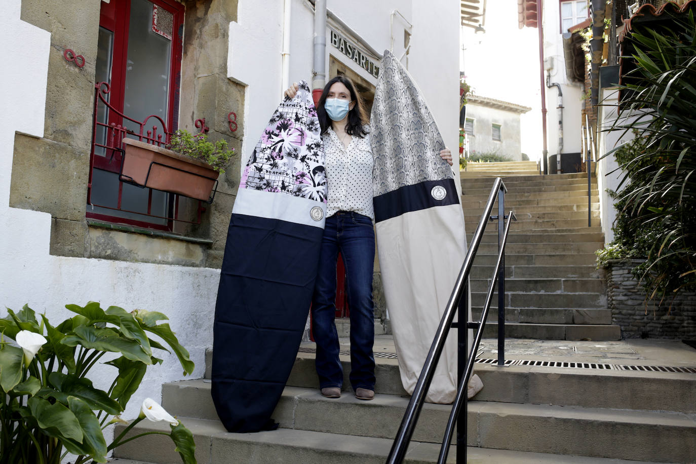 Fotos: De elaborar fundas para tablas de surf en el Puerto Viejo de Getxo a fundar su firma de bolsos artesanos