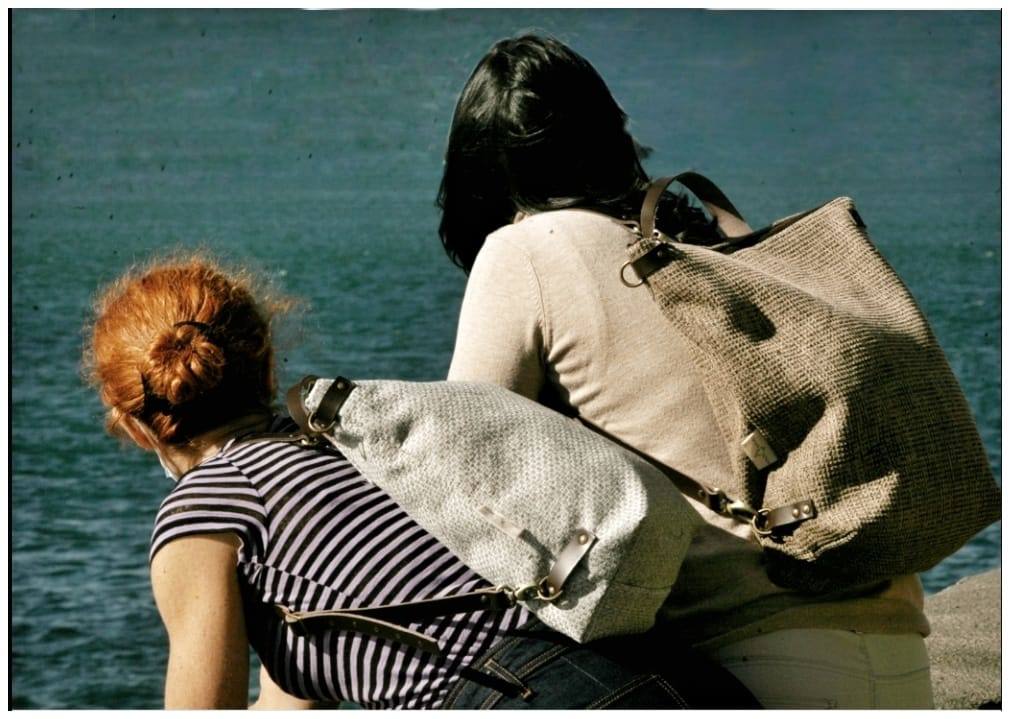 Fotos: De elaborar fundas para tablas de surf en el Puerto Viejo de Getxo a fundar su firma de bolsos artesanos