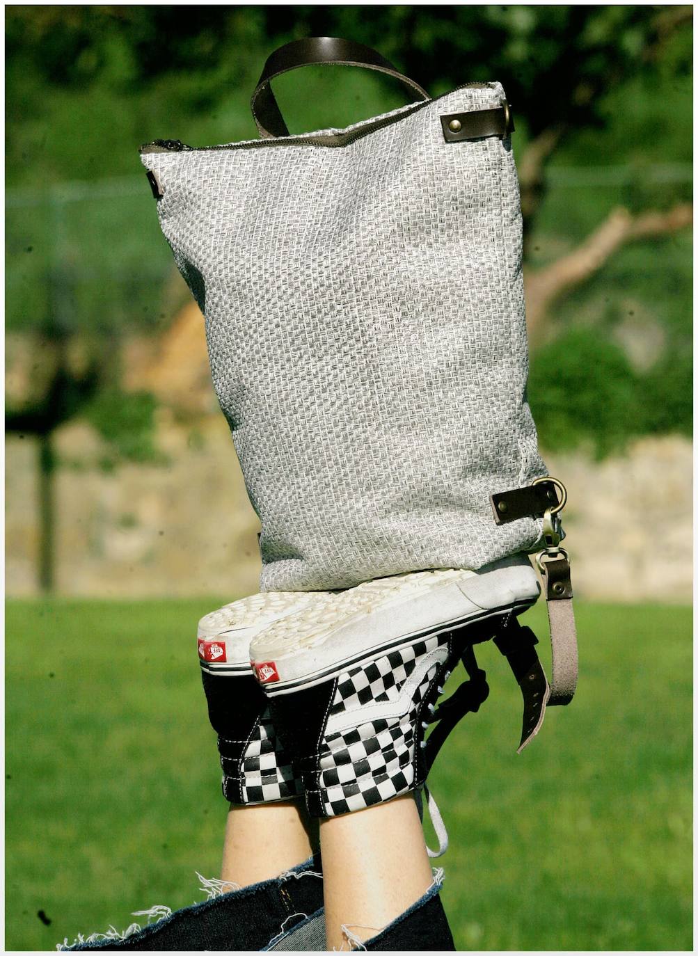 Fotos: De elaborar fundas para tablas de surf en el Puerto Viejo de Getxo a fundar su firma de bolsos artesanos