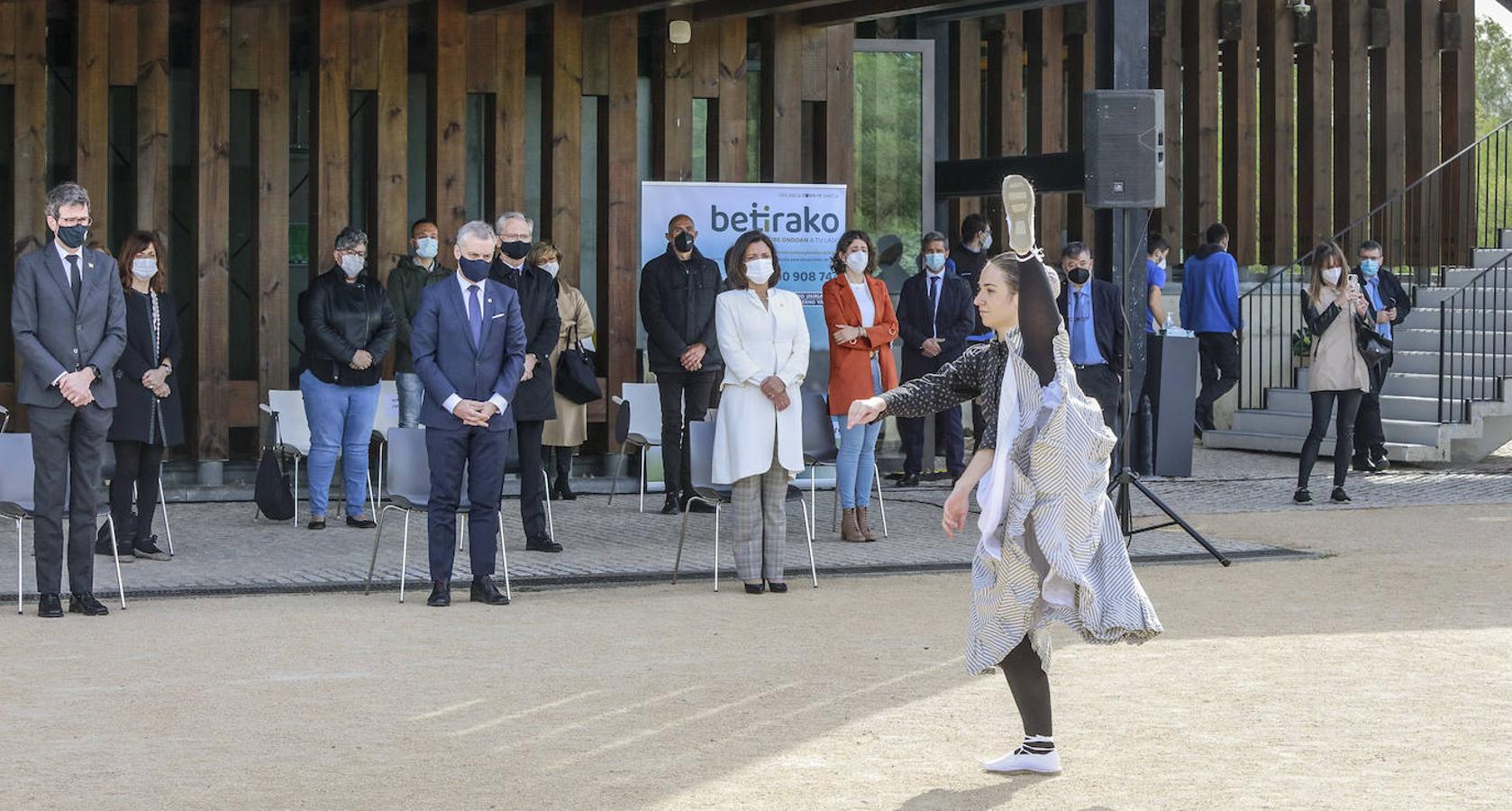 Fotos: Urkullu en el acto de homenaje a la víctimas de Covid