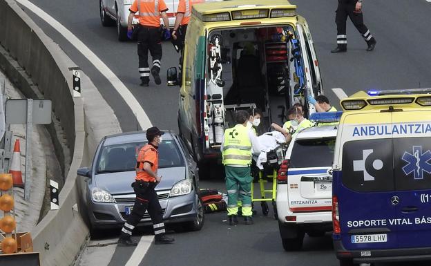 Se da la vuelta en el control de El Haya, circula en sentido contrario y embiste a la Ertzaintza