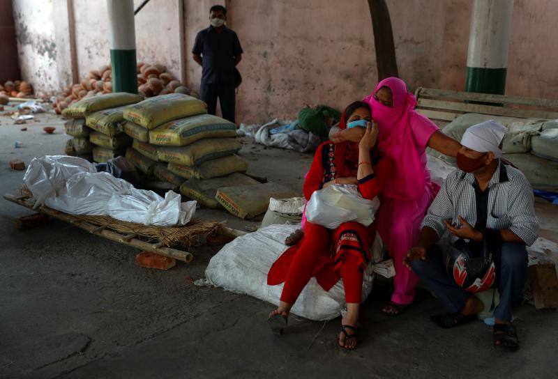 Fotos: India se convierte en el país de las cenizas por culpa de la virulencia del coronavirus