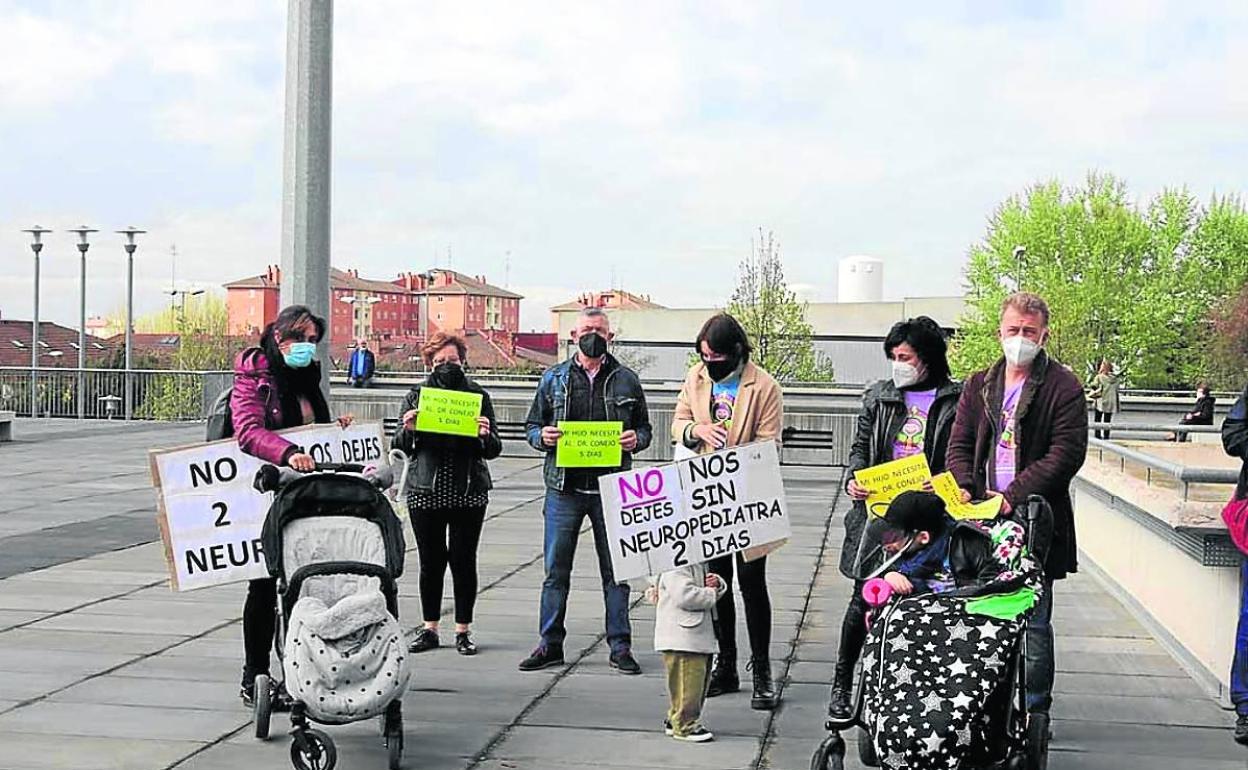 Concentración del pasado martes a las puertas del Hospital Universitario de Burgos. 