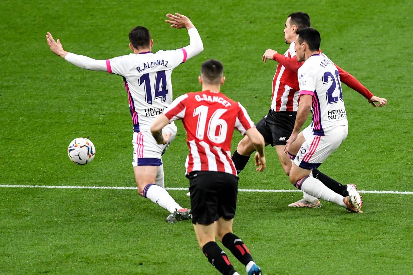 Fotos: Las mejores imágenes entre el Athletic y el Valladolid