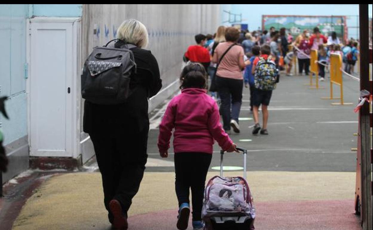 Las aulas clausuradas por covid se elevan ya a 154 en casi un centenar de colegios vascos