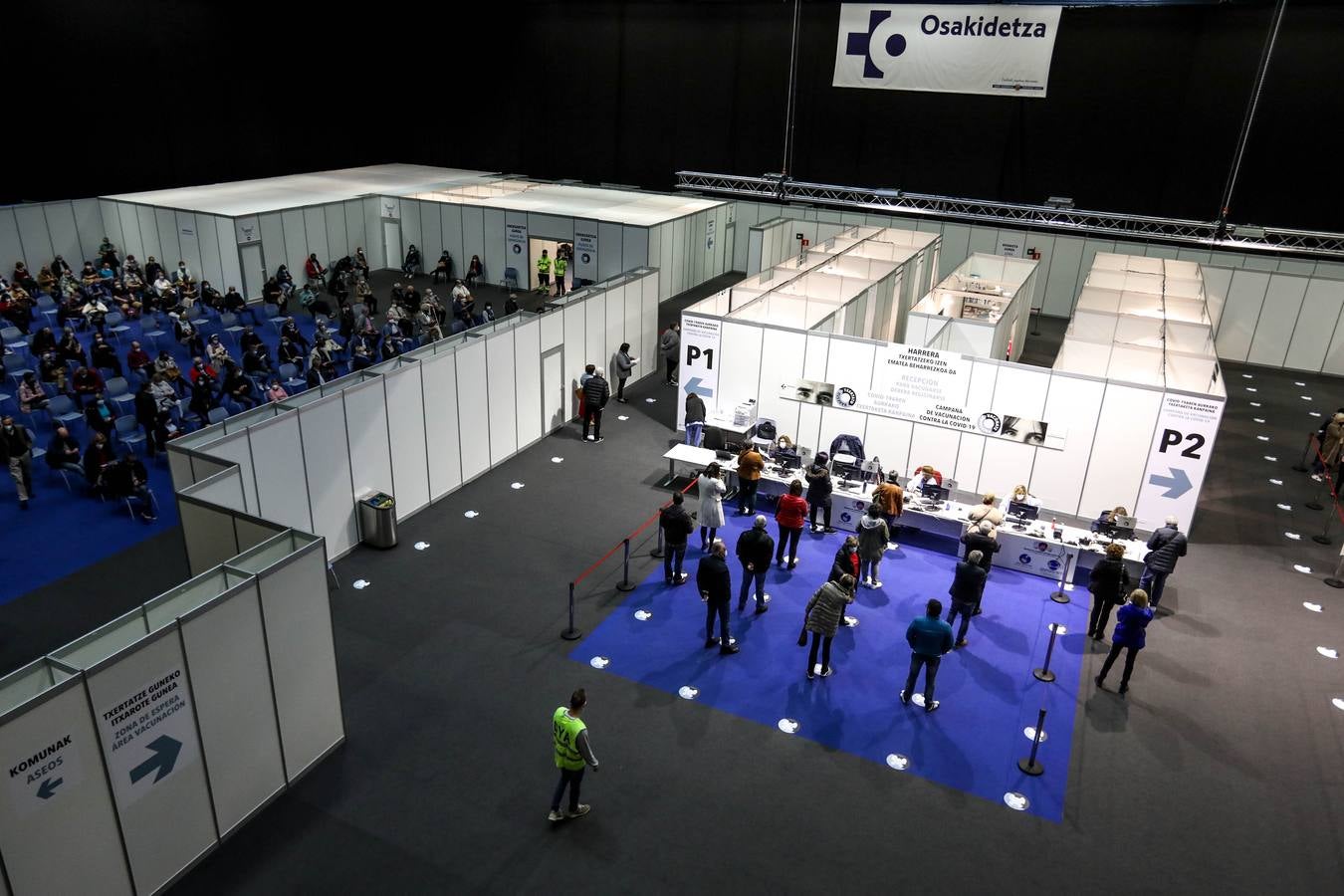 Fotos: Vacunación masiva en el BEC