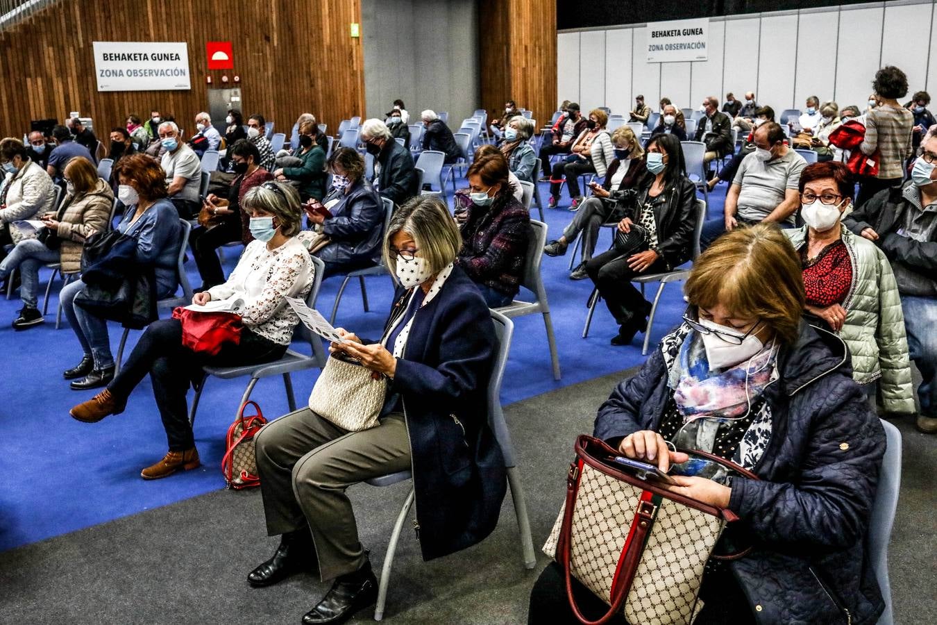 Fotos: Vacunación masiva en el BEC