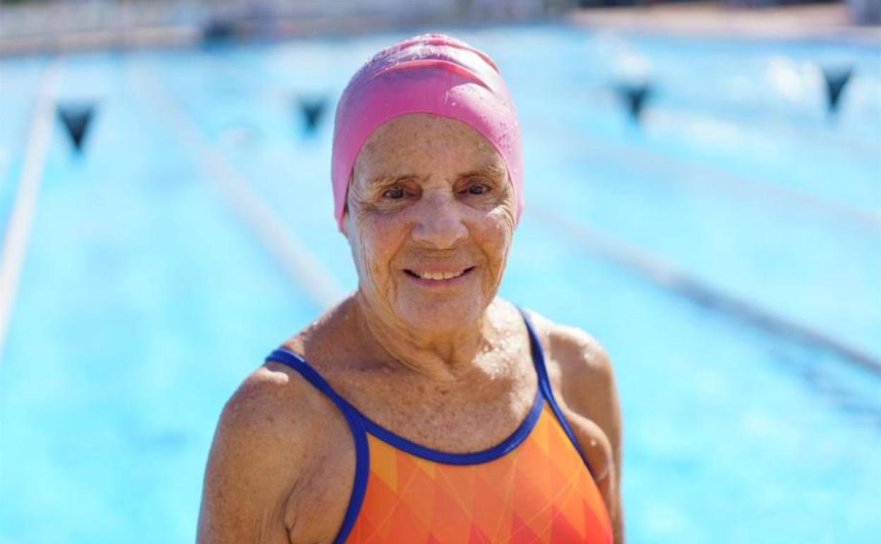 Rodríguez empezó a nadar con 17 años y se reenganchó a este deporte a los 55 gracias a su hija. .