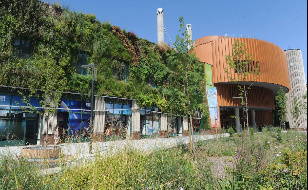 Imagen exterior del Palacio Europa de Vitoria.