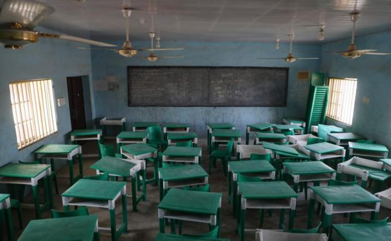 Un aula desierta tras el secuestro de sus alumnos. 