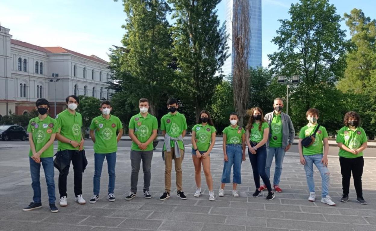 El equipo Hermes, formado por alumnos de Santa María ikastetxea de Portugalete, se alzó con el premio al proyecto más innovador
