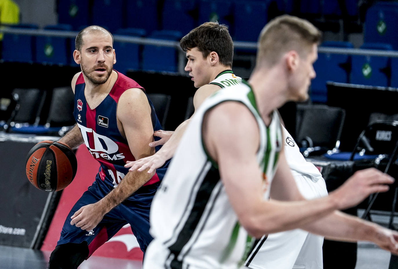 Fotos: Las mejores imágenes del Baskonia-Joventut