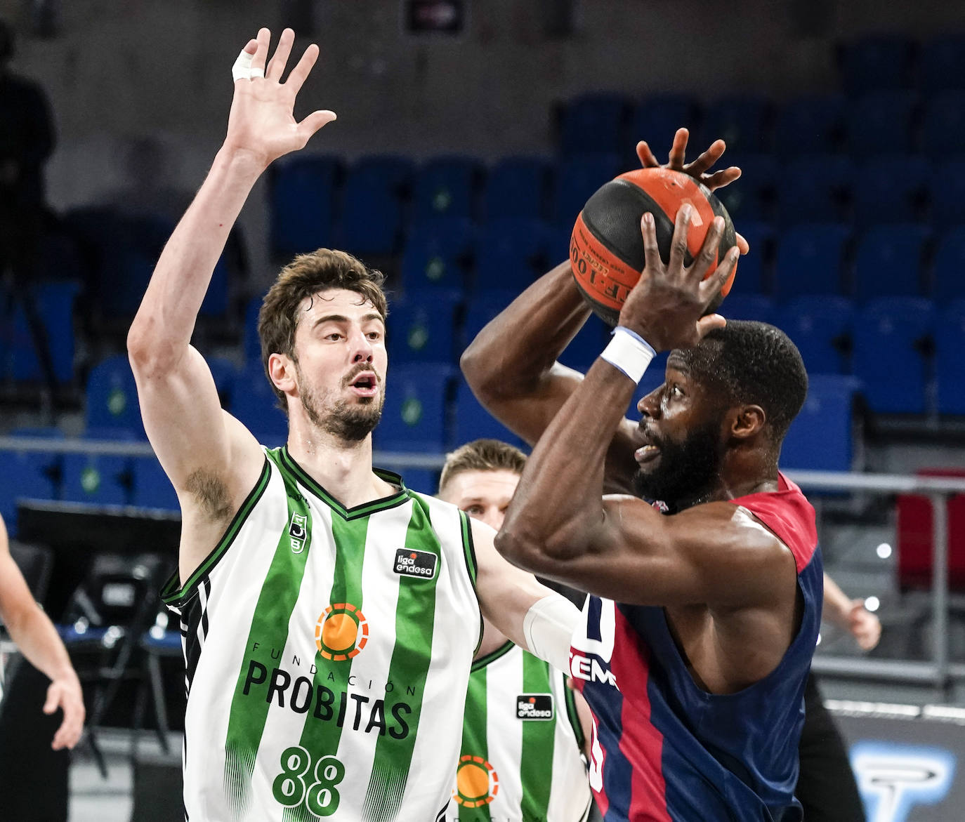 Fotos: Las mejores imágenes del Baskonia-Joventut