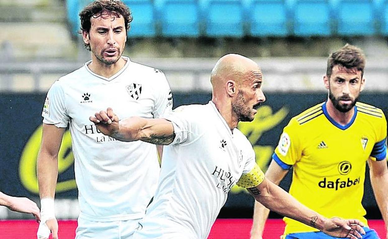 Mikel Rico, durante un partido del Huesca. 