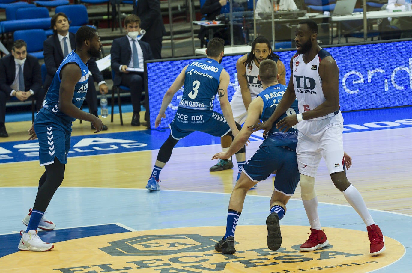 Fotos: LAs mejores imágenes del GBC - Baskonia