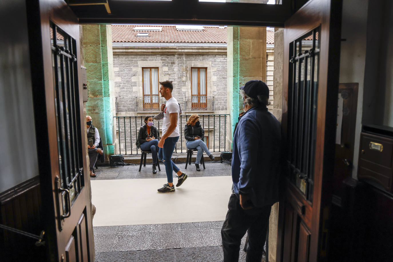 Fotos: Los Arquillos acogen la Pasarela Gasteiz On con la presencia de nuevos diseñadores