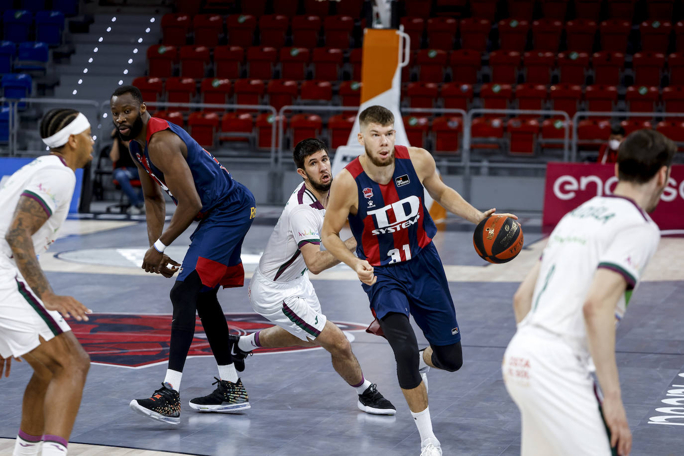 Las fotos del Baskonia - Unicaja. 