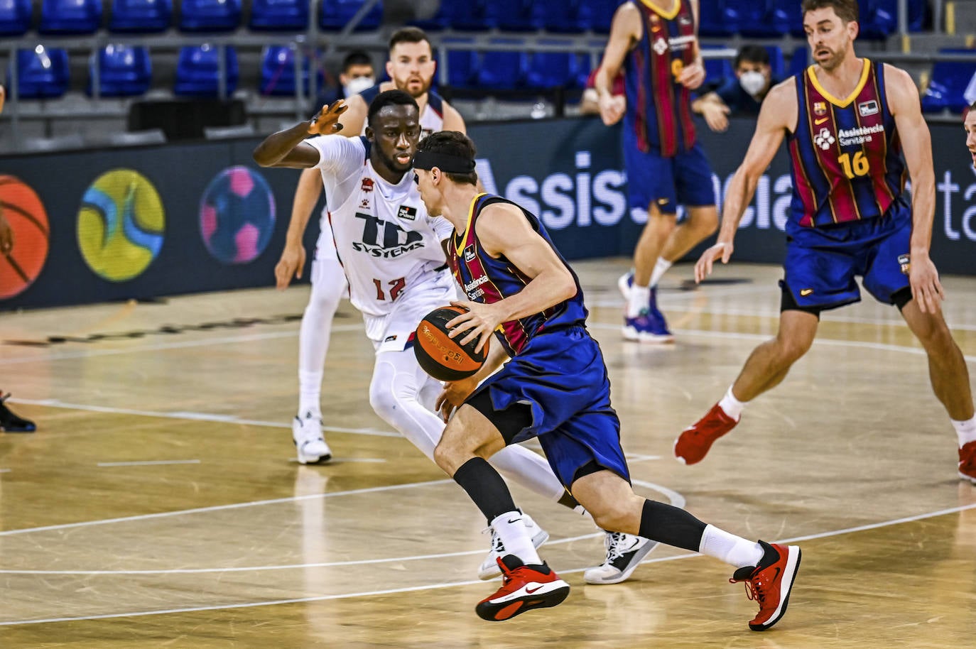 Fotos: Las mejores imágenes del Barça - Baskonia