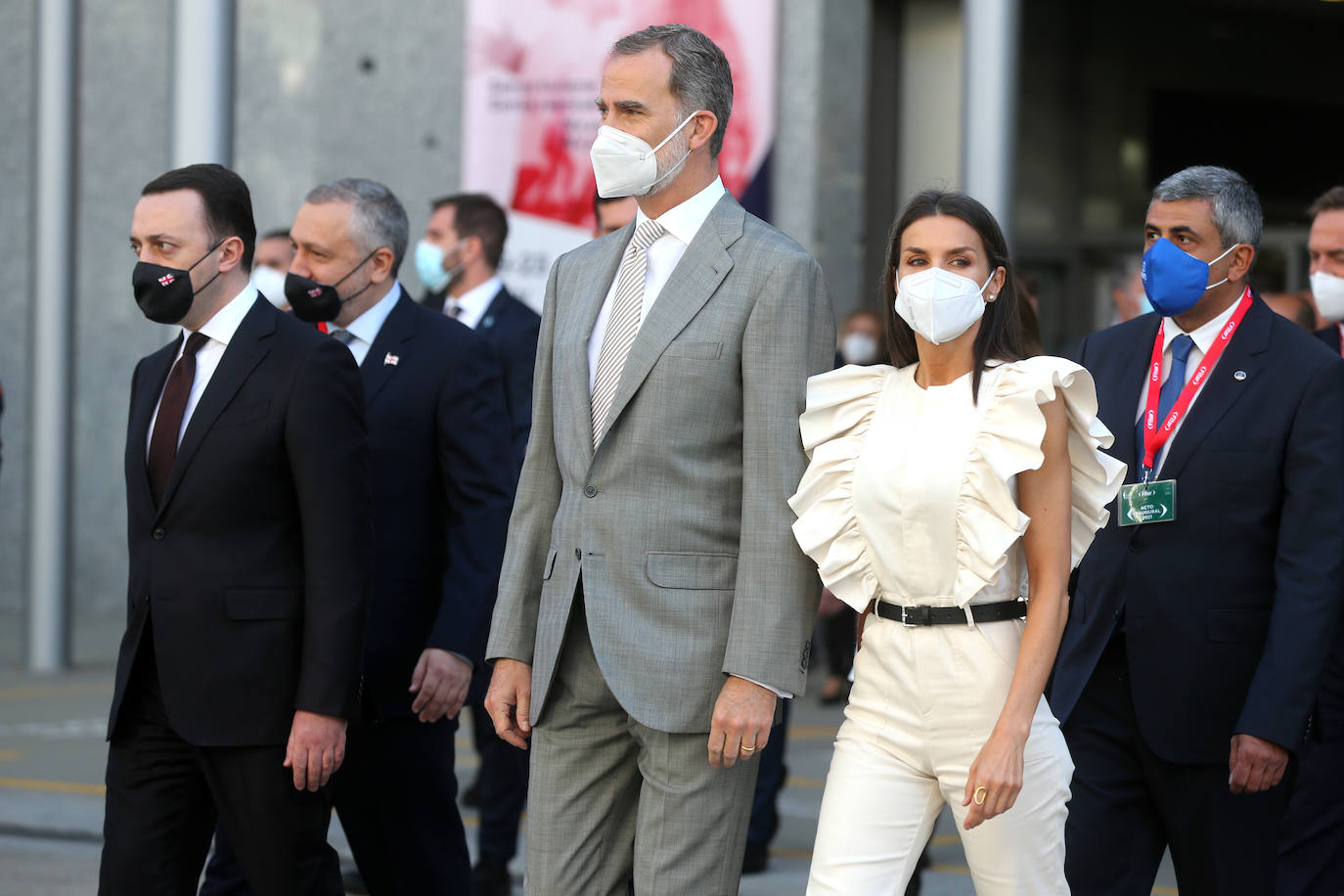 Fotos: Letizia saca su lado flamenco en Fitur: el mono de volantes que nadie esperaba ver