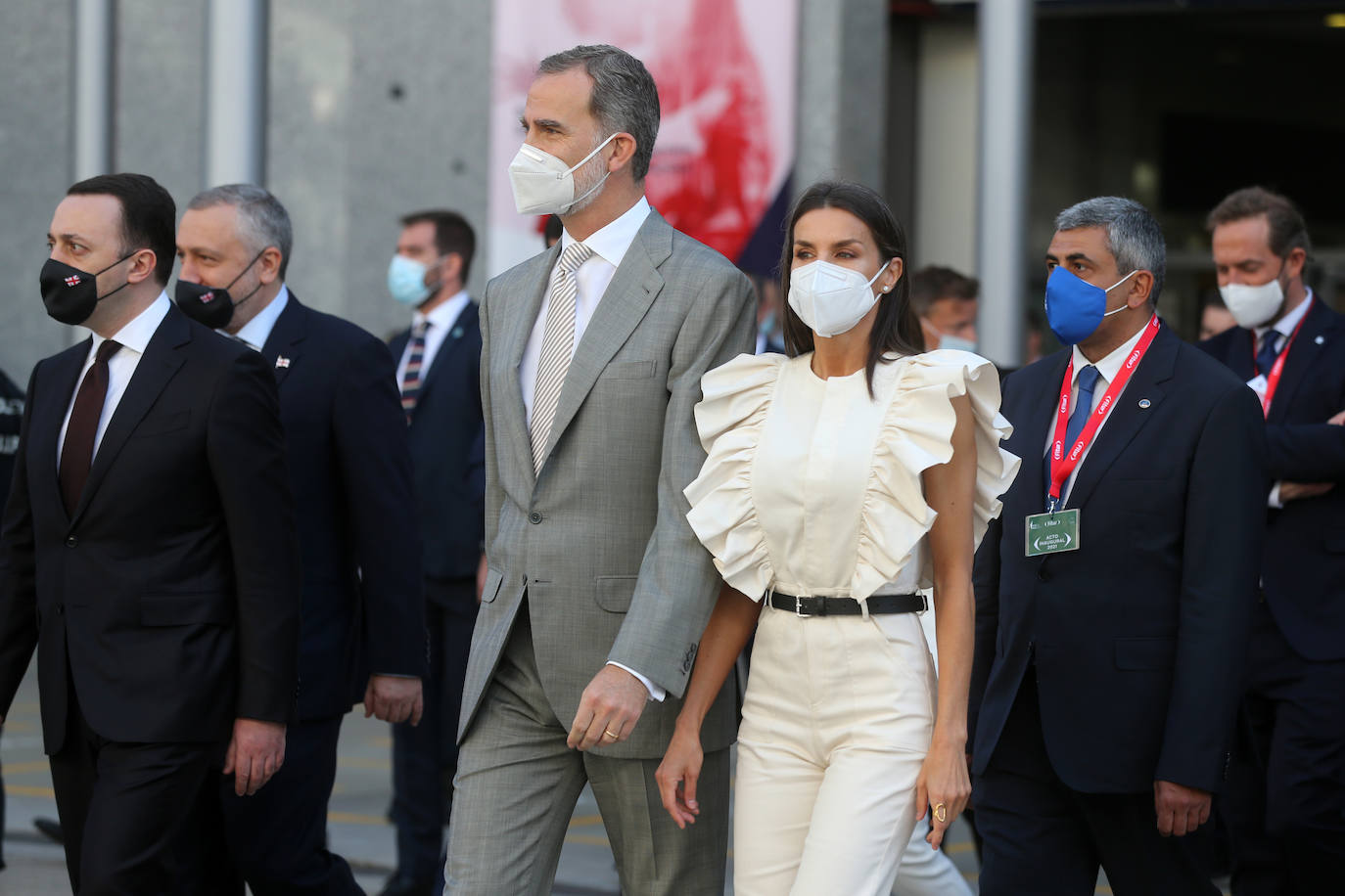 Fotos: Letizia saca su lado flamenco en Fitur: el mono de volantes que nadie esperaba ver