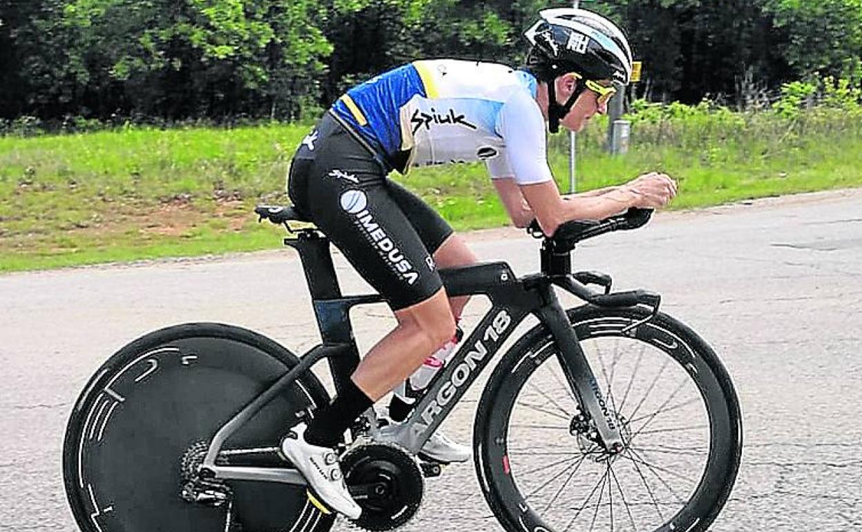 Frades, en el reconocimiento del circuito de ciclismo. 