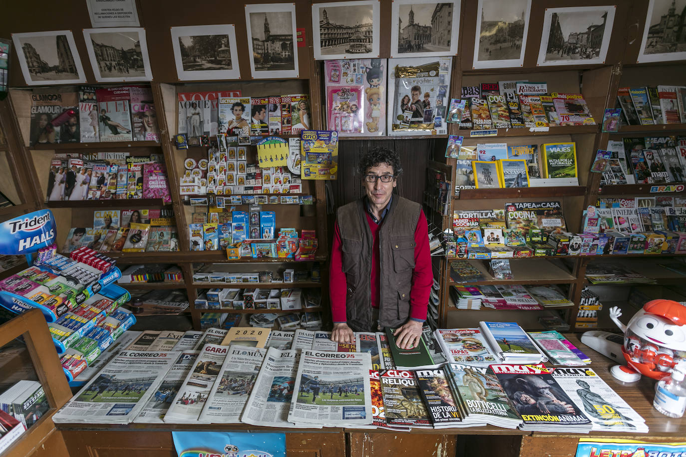 Fotos: 23 comercios centenarios se aferran al presente en Vitoria