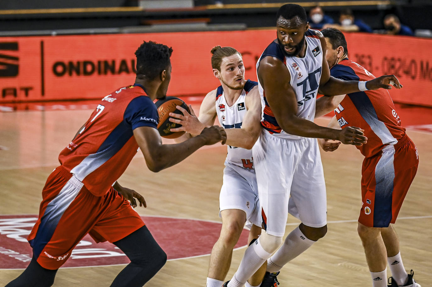 Fotos: Las mejores imágenes del Manresa-Baskonia