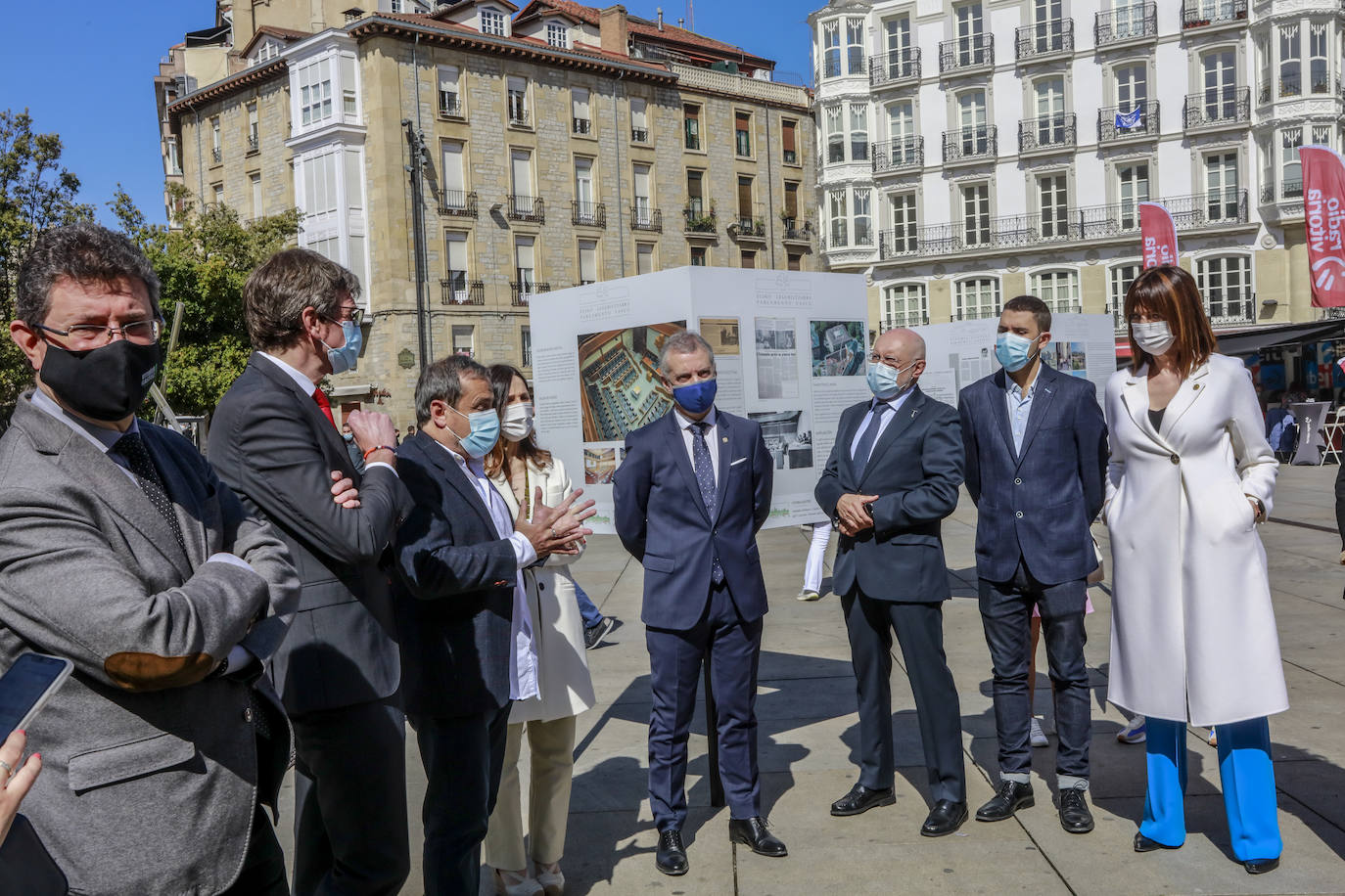 Fotos: Vitoria conmemora sus 41 años como capital de Euskadi