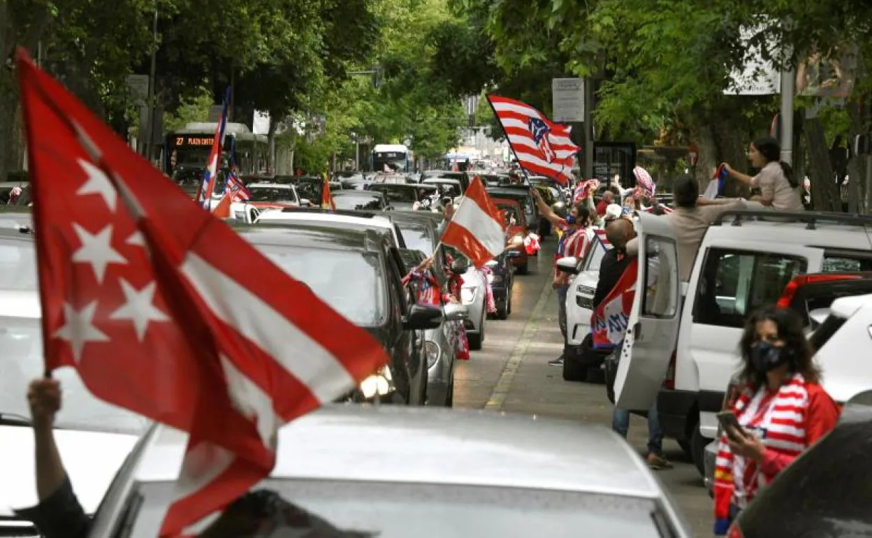 Caravana atl tica y entrega del trofeo para celebrar la Liga El