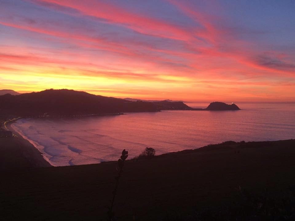 Espectacular atardecer desde Zarautz.