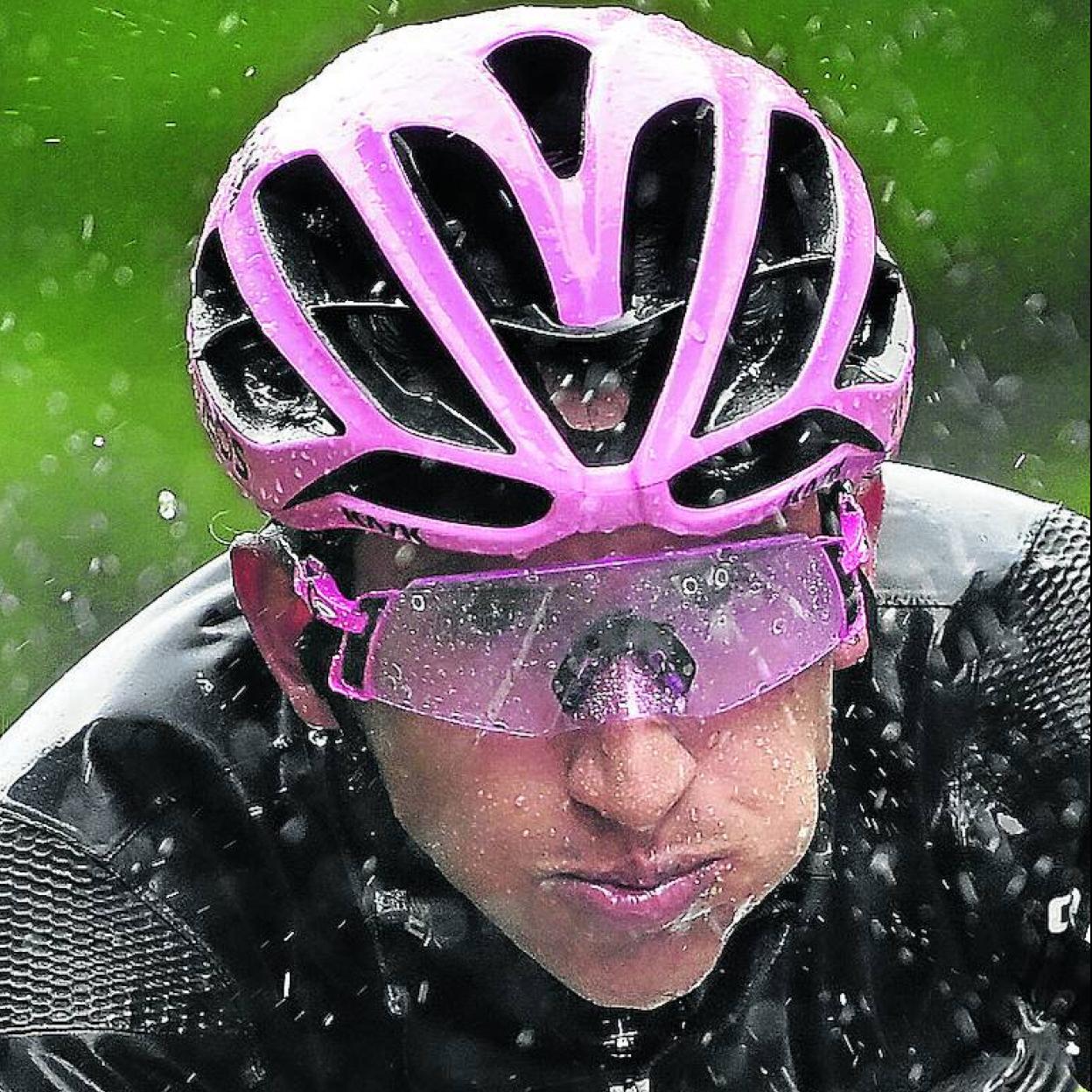 Egan Bernal, en un momento de la etapa del lunes. 