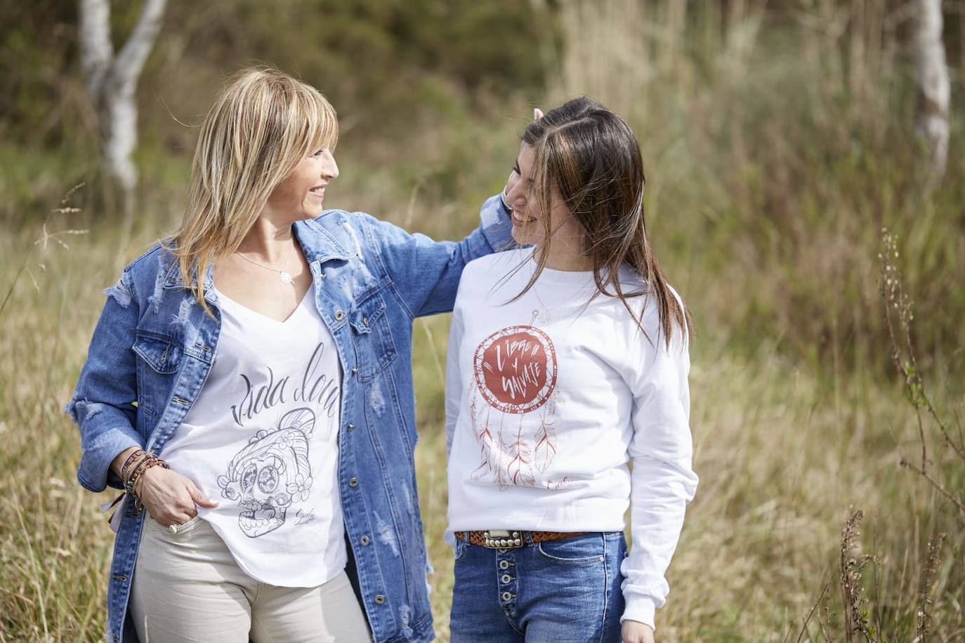 Fotos: Madre e hijo personalizan ropa y accesorios únicos en si tienda de Barakaldo