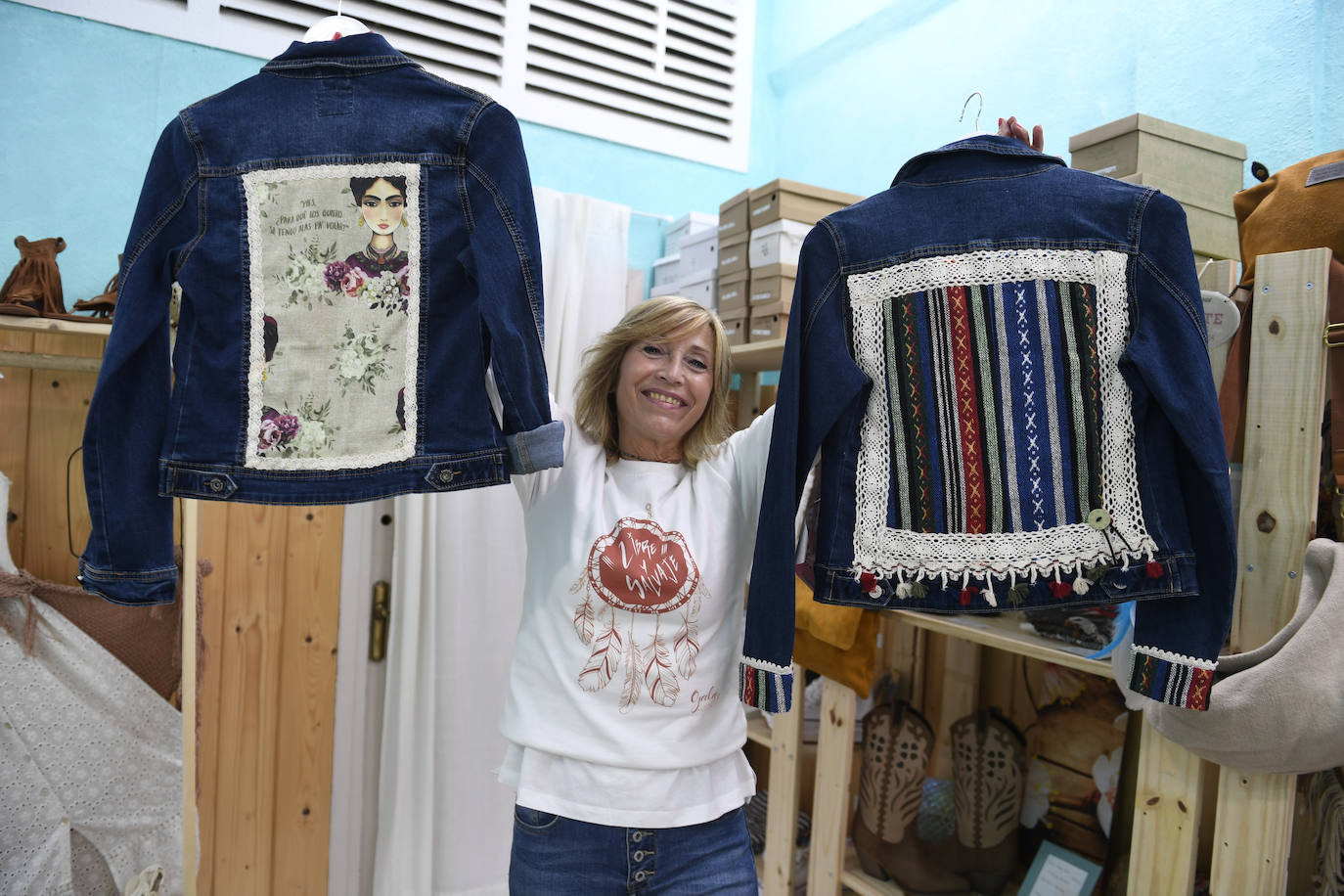 Fotos: Madre e hijo personalizan ropa y accesorios únicos en si tienda de Barakaldo