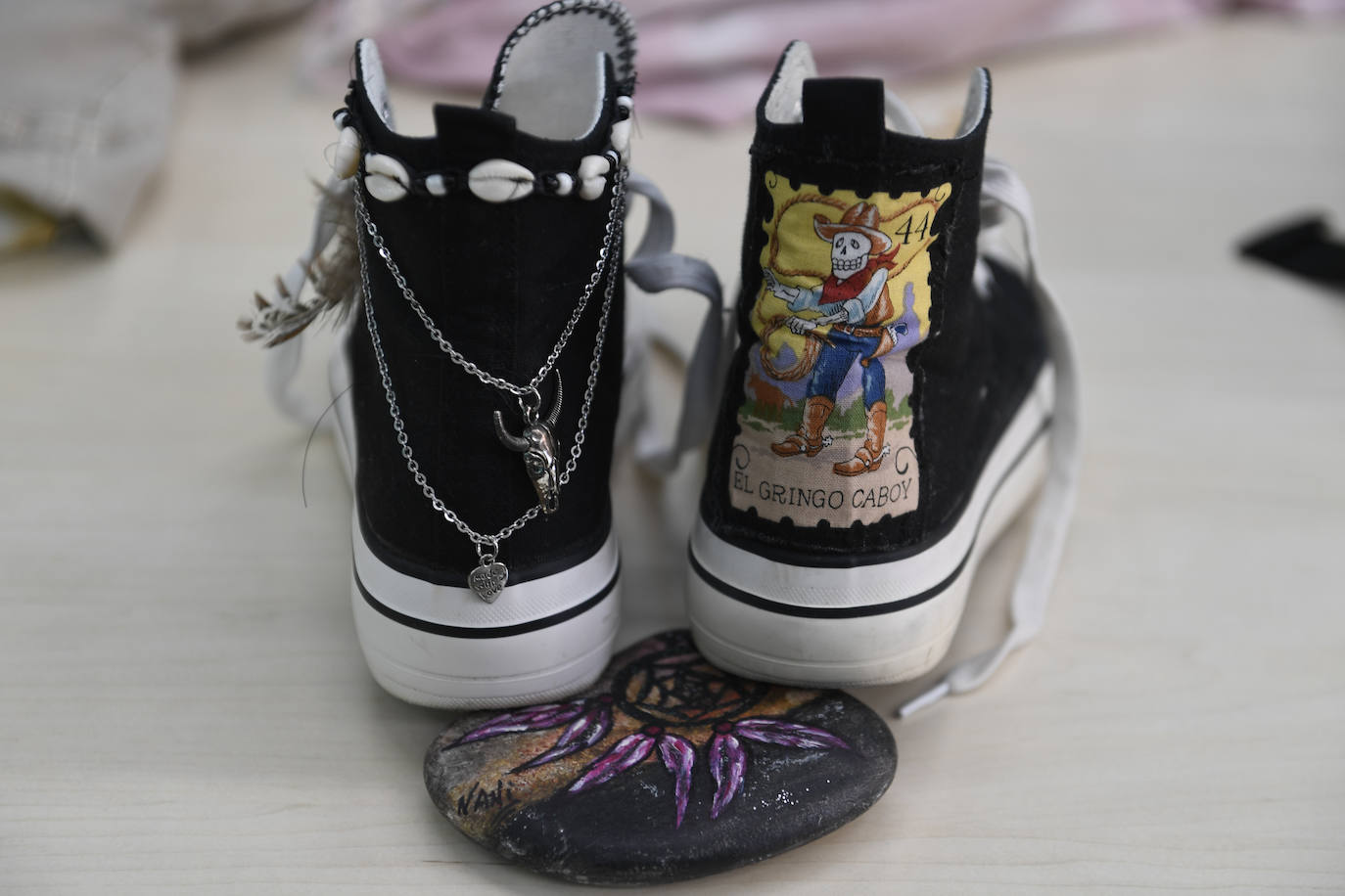 Fotos: Madre e hijo personalizan ropa y accesorios únicos en si tienda de Barakaldo