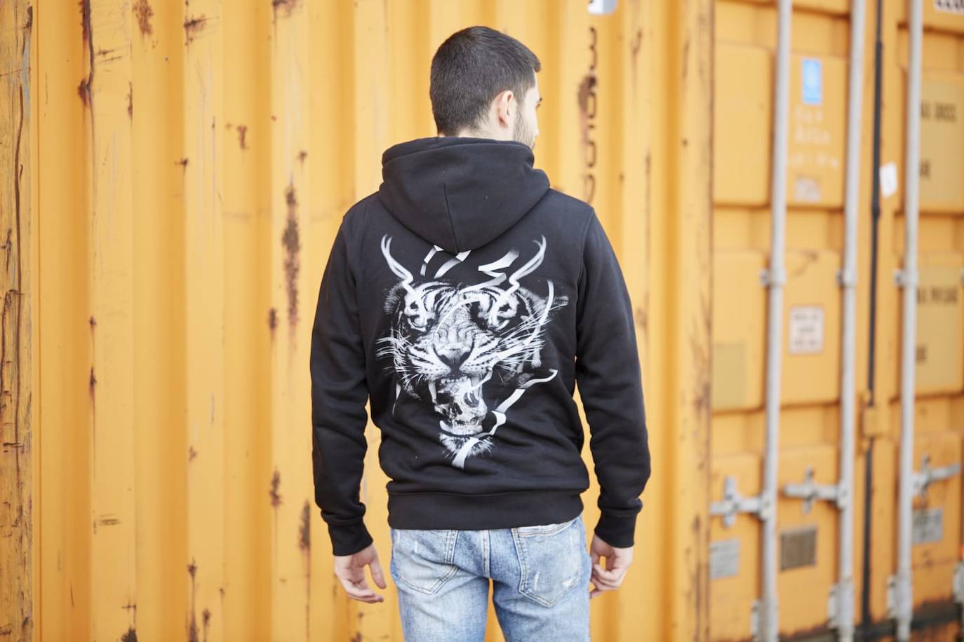 Fotos: Madre e hijo personalizan ropa y accesorios únicos en si tienda de Barakaldo