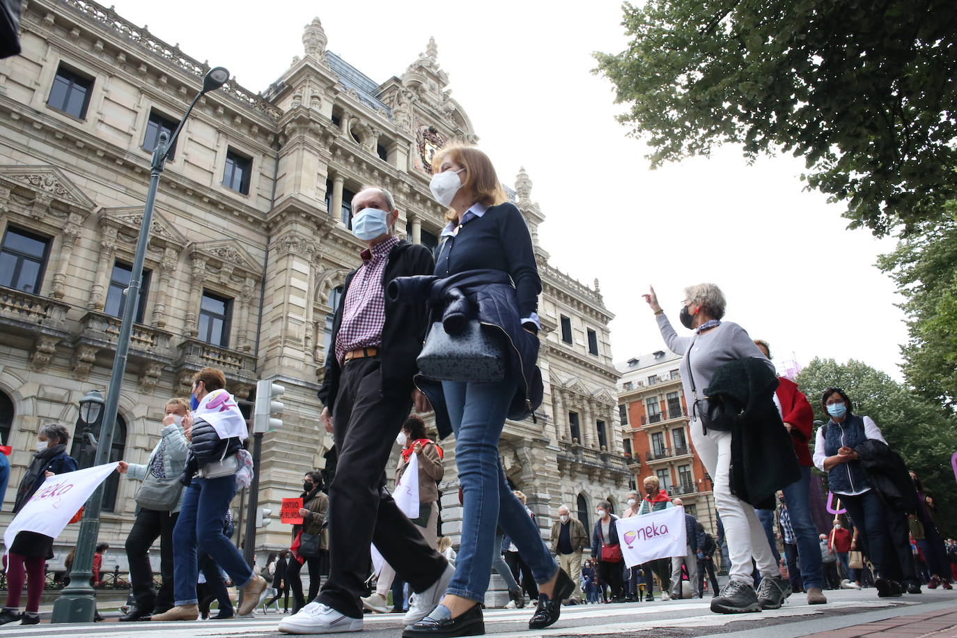 Fotos: Miles de pensionistas vuelven a llenar calles vascas para pedir una pensión mínima de 1.080 euros