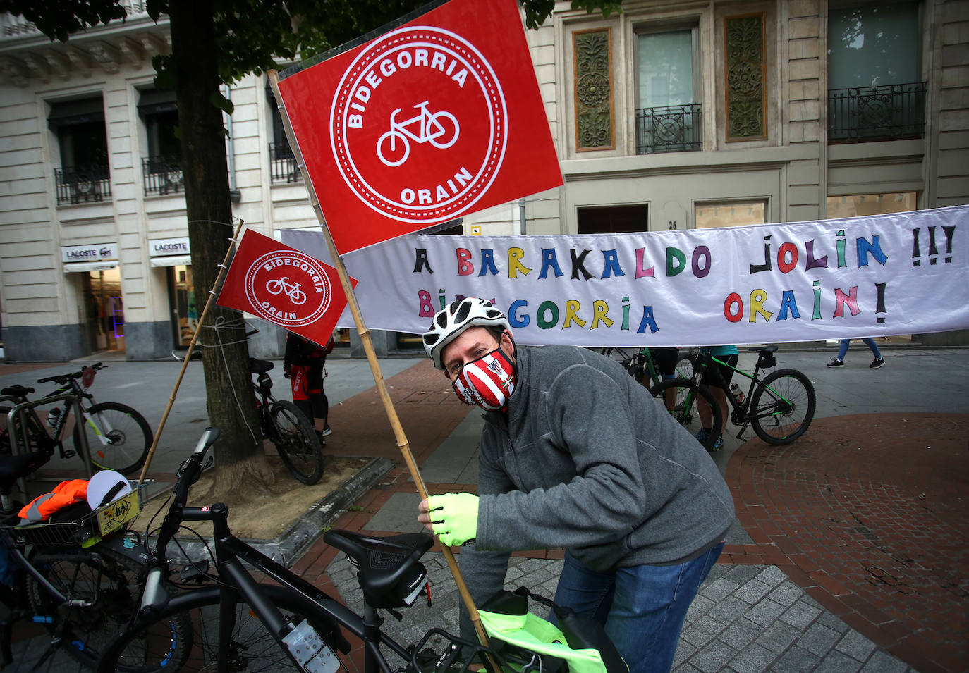 Fotos: Marcha ciclista para reclaramar un Bidegorri entre Bilbao y Barakaldo